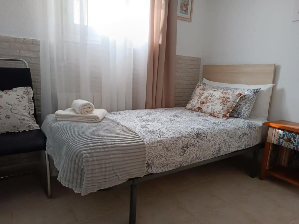 Quaint Ground Floor Apartment With Pool Lb1 Torrevieja Luaran gambar