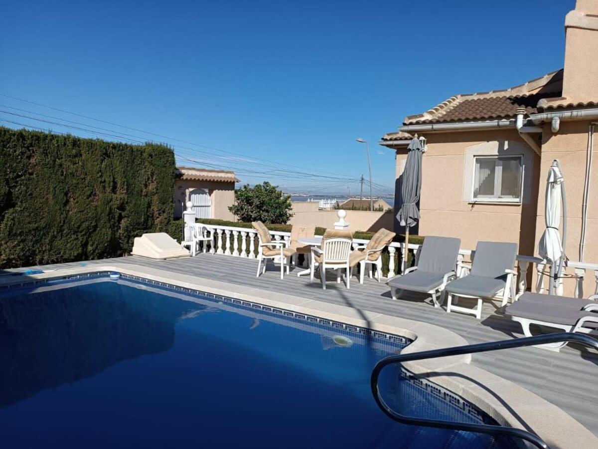 Quaint Ground Floor Apartment With Pool Lb1 Torrevieja Luaran gambar