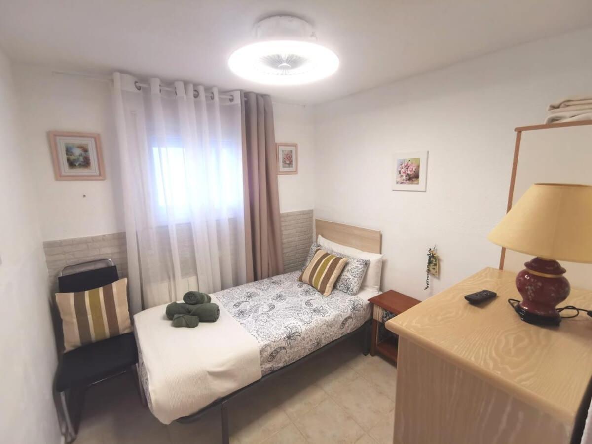 Quaint Ground Floor Apartment With Pool Lb1 Torrevieja Luaran gambar