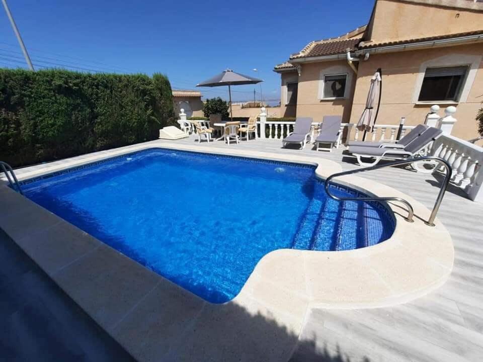 Quaint Ground Floor Apartment With Pool Lb1 Torrevieja Luaran gambar