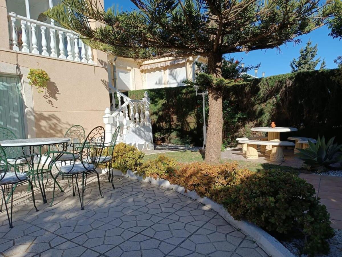 Quaint Ground Floor Apartment With Pool Lb1 Torrevieja Luaran gambar